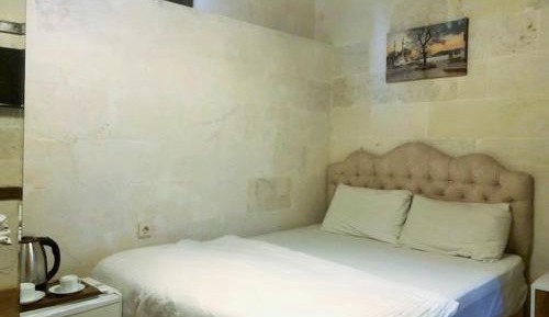 Deluxe Room (1 adult + 1 child)