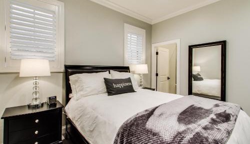 Standard Queen Room