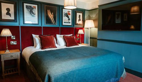 Luxury Family Room (2 Adults + 2 Children)