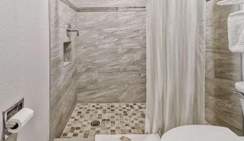 King Suite - Non-Smoking