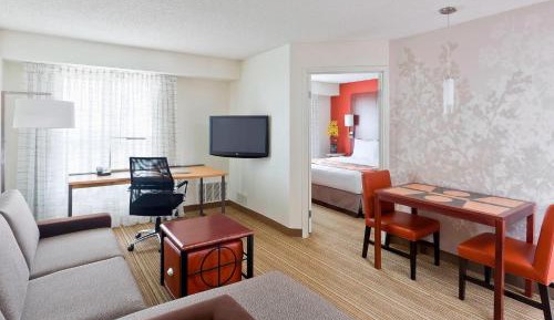 One-Bedroom King Suite
