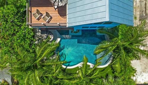 Eight-Bedroom Holiday Home