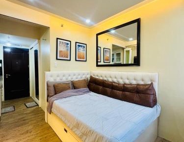 Studio Apartment with One Double Bed