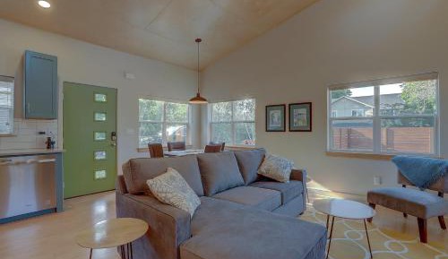 One-Bedroom Holiday Home