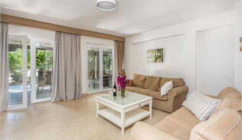 Three-Bedroom Holiday Home 