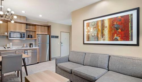 Queen Suite with Two Queen Beds - Non-Smoking