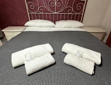 Standard Double Room with Shared Bathroom