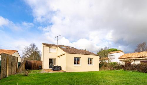 Villa with Garden View