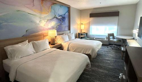 Queen Room with Two Queen Beds and Roll-In Shower - Disability Access