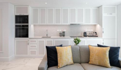 Luxury One Bedroom Apartment