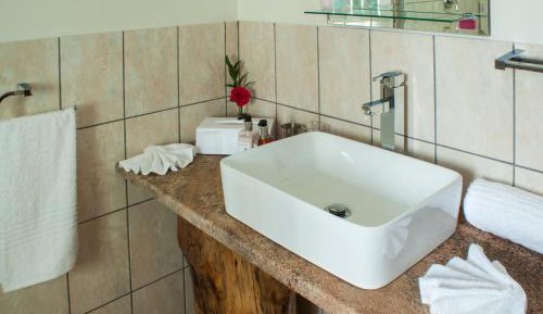 One-Bedroom Chalet with Hot Tub