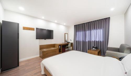 Deluxe Double Room with Bath