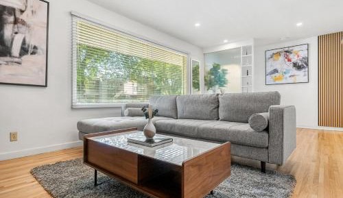 Five-Bedroom Apartment