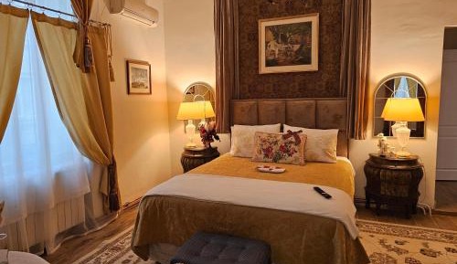 Deluxe King Suite