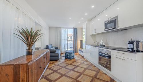 Deluxe One-Bedroom Apartment with City View