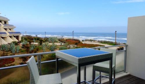 Deluxe One-Bedroom Apartment