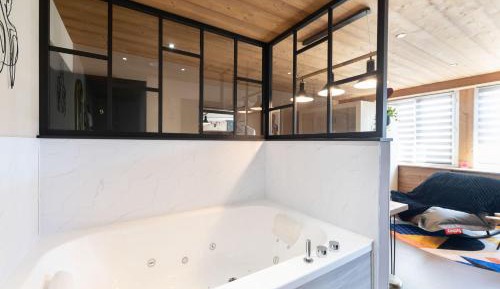 King Room with Spa Bath