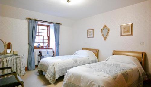 Twin Room with Private Bathroom
