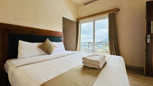 King Room with Pool View