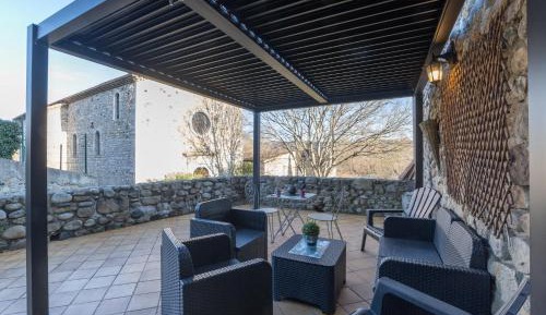 Superior One-Bedroom Apartment