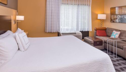 King or Queen Studio with Sofa Bed