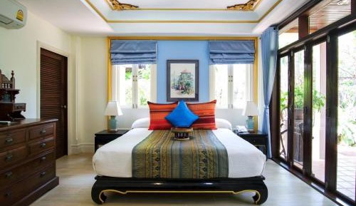 Gold Forest Downstairs Room with near Pool View