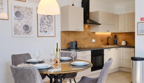 Two-Bedroom Apartment with Balcony and Sea View