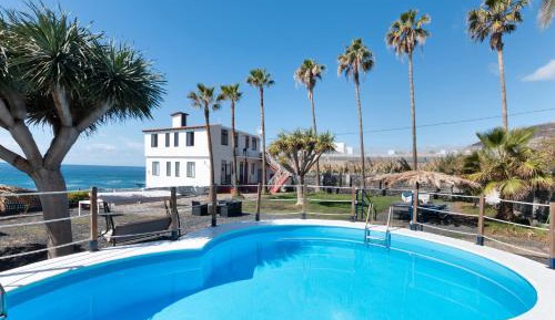 Superior One-Bedroom Apartment with Balcony