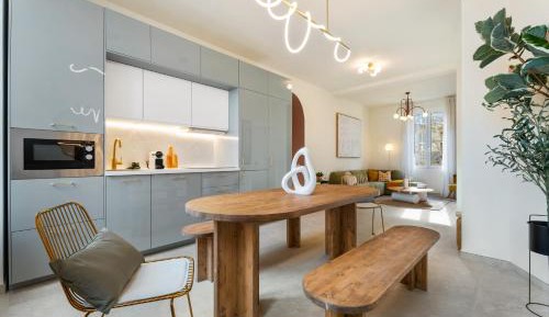 Four-Bedroom Deluxe Apartment