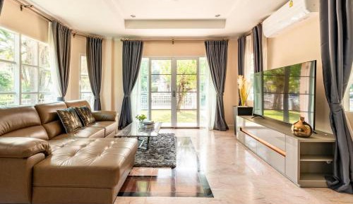 Three-Bedroom Holiday Home 