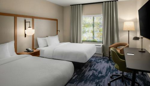 Queen Room with Two Queen Beds and Inland View