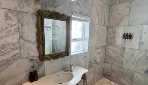 Queen Suite
