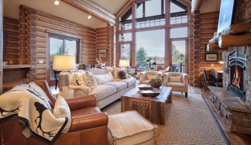 Three-Bedroom Holiday Home 