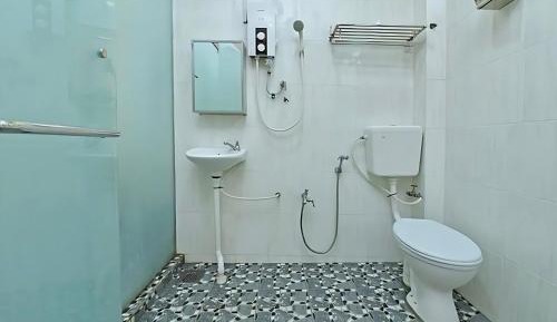 Double or Twin Room with Private Bathroom