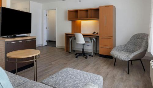 One-Bedroom Queen Suite with Sofa Bed