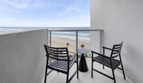 King Room with Oceanfront - Low Floor