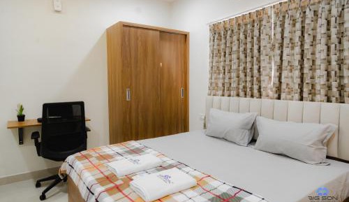 Studio Apartment with Balcony