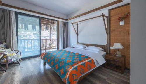 Double Room with Mountain View
