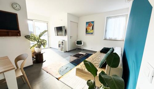 Three-Bedroom Apartment with Mountain View