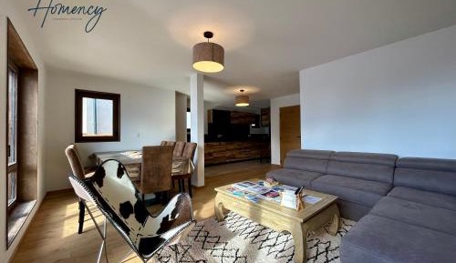 Four-Bedroom Apartment with Balcony 