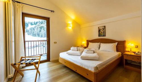 Double Room with Mountain View