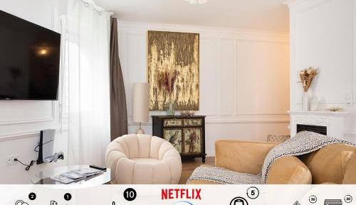 Deluxe Apartment