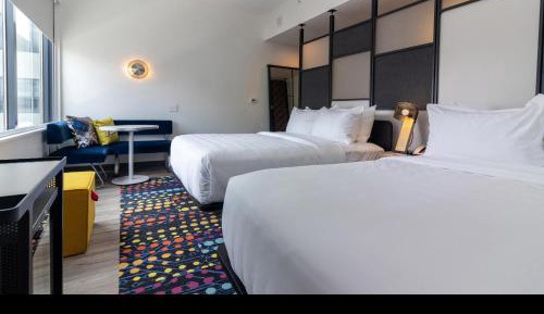 Aloft, Guest room, 2 Queen