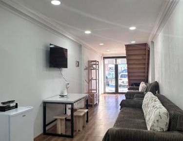 One-Bedroom Apartment with Park View