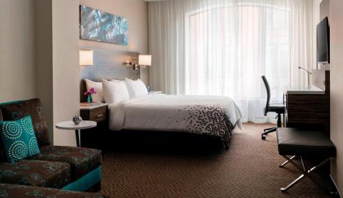 Larger Guest room, 1 King