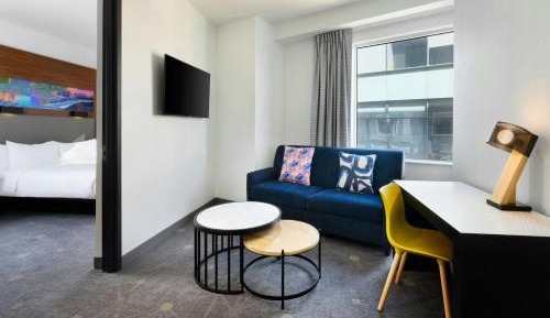 Small King Suite with Tub - Mobility Accessible