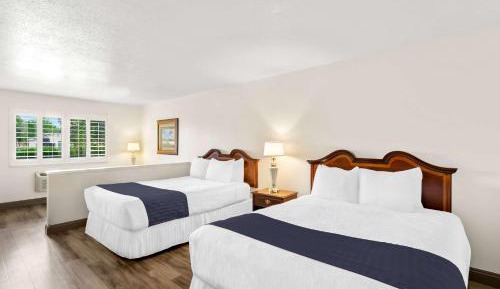 Queen Suite with Two Queen Beds