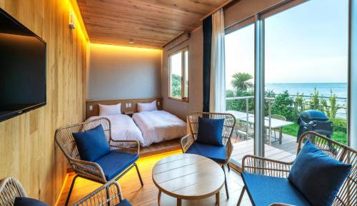 Glamping Quadruple Room (No View)