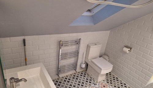Single Room with Shared Bathroom