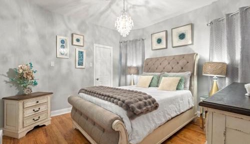 Five-Bedroom Premium Apartment